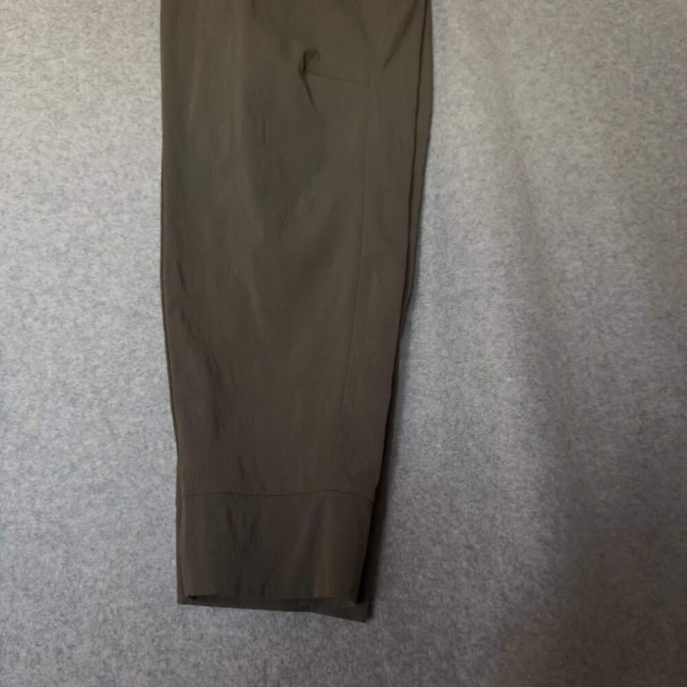 Athleta Trekkie North Jogger Olive Travel Athleisure Hi-Rise Zip Pkts Sz 16 - Picture 5 of 7